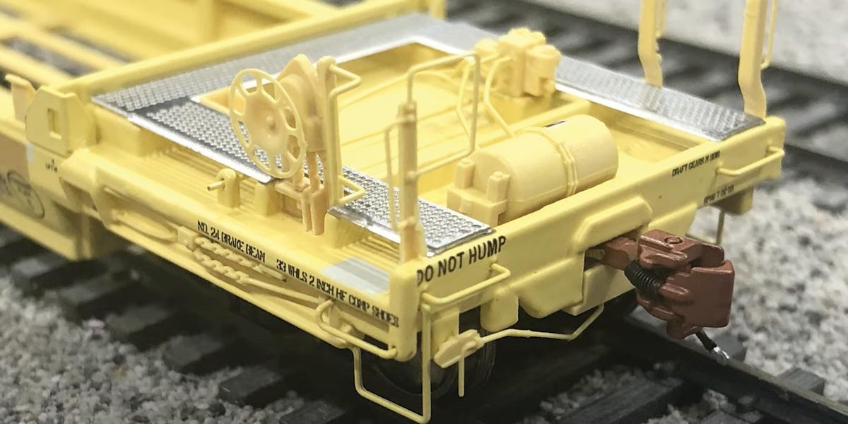 Video: Rivet Counter HO Scale PS-Trinity Backpacker Well Car Set (Modern Versions)