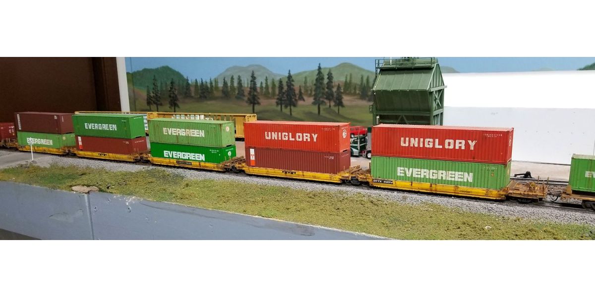 Time to Model: Weathered Backpackers "Fill the Gap" for this Model Railroader